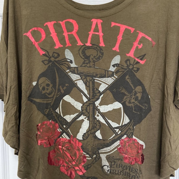 Disney Pirates of the Caribbean Women's Shirt - Picture 4 of 9
